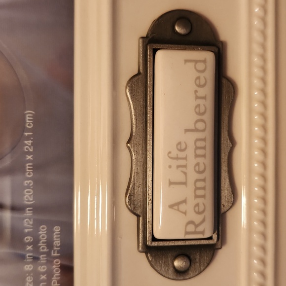 New In Box Ceramic Remembrance Photo Frame - Picture 2 of 6